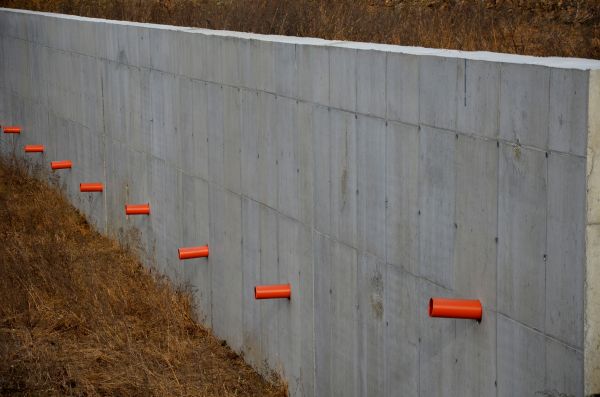 Cost of Retaining Wall Drainage in Kansas City